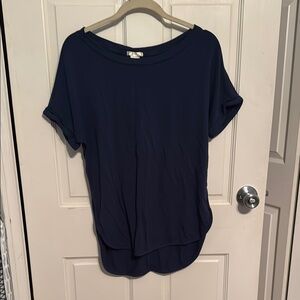 🏷️CLEARANCE🏷️ Navy Blue Women's Top